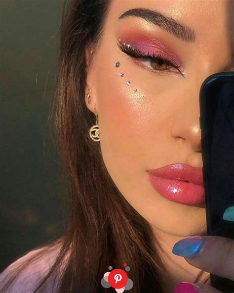 30 Cute Eyeliners You Need To Learn Rhinestone Makeup Pink Makeup