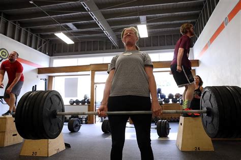 Neighbors Of Crossfit Gyms Strain For The Sound Of Silence Wsj