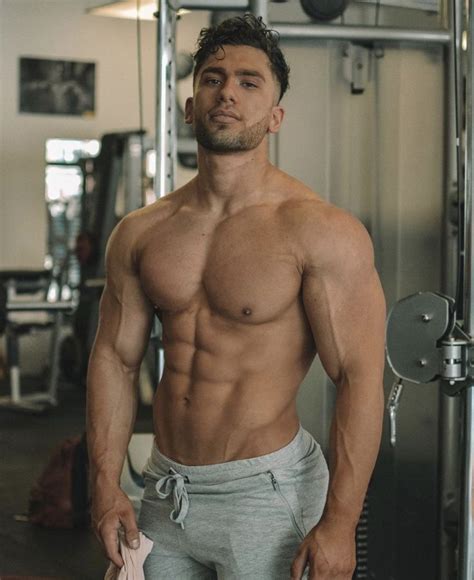 Pin By Colin Duncan On Fitness For Men Gym Guys Shirtless Men