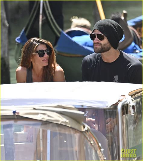 Jared Padalecki And Wife Genevieve Go For Boat Ride Through The Venice Canals Photo 4592530