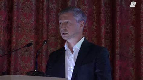 Стентирование при асимптомных стенозах сонных артерий - YouTube Картинка - Стентирование при асимптомных стенозах сонных артерий - YouTube