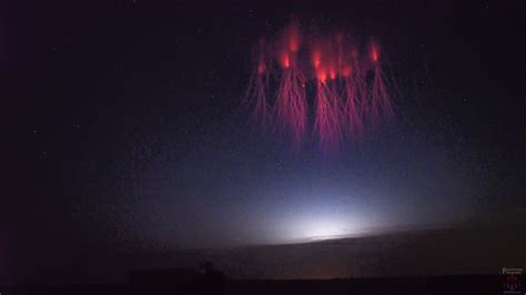 Photographer Captures Rare Lightning Phenomenon Fstoppers