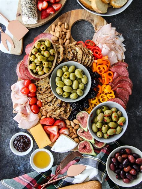 10 Awesome How To Make A Charcuterie Board Ideas
