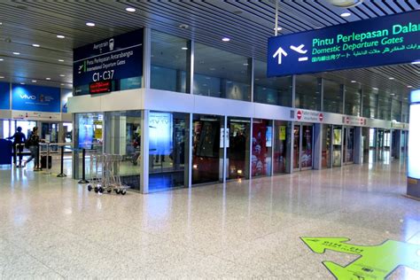 Arrival hall, shops, restaurants, and prayer rooms. KLIA layout plan, guide on getting around the Kuala Lumpur ...