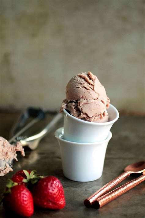 Roasted Strawberry Balsamic Ice Cream
