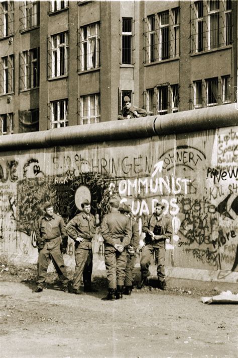 Die berliner mauer war zum symbol der teilung deutschlands und der welt geworden. Geschichte der Berliner Mauer | Fotos aus Berlin