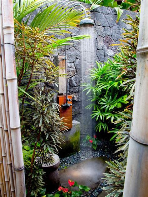 20 Tropical Outdoor Showers With Peaceful Feeling