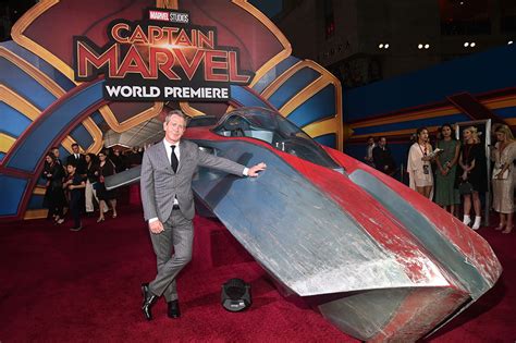 ‘Captain Marvel’ Premiere Offers Hints of ‘Avengers: Endgame’ – The
