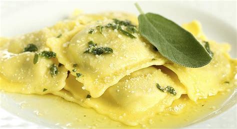 400 g di pasta tipo pasta all'uovo in sfoglia. Ravioli di magro burro e salvia - Vivà Corvetto