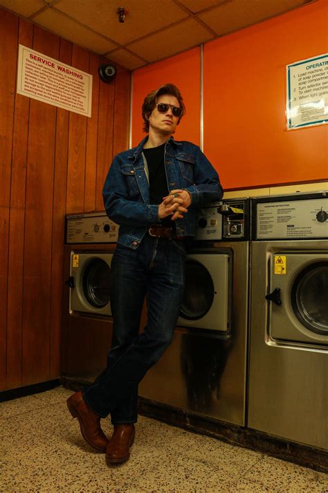 This is the first time all three i'm very excited to tell this story of an l.a. Once Upon A Time in Hollywood Photoshoot | Brad pitt style ...