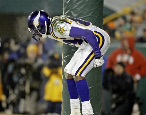 Vikings Hall Of Famer Randy Moss Recounts Infamous Fake Mooning During