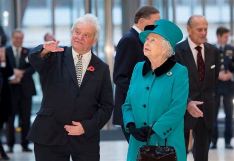 The Queen Opens The Francis Crick Institute Europes Biggest