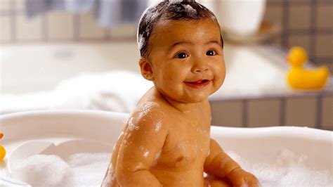 Smiling Cute Baby Is Sitting On Bathing Tub Hd Cute Wallpapers Hd