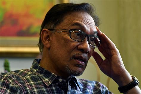 Tekad serta perjalanan panjangnya untuk jadi pemimpin malaysia. Anwar Ibrahim says 'shattered' Najib called him twice on ...