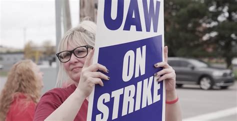 Gm Lays Off Another 200 Workers Due To Persisting Uaw Strike