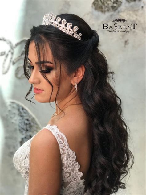 Quince Hairstyles With Crown Sweet 16 Hairstyles Wedding Hairstyles