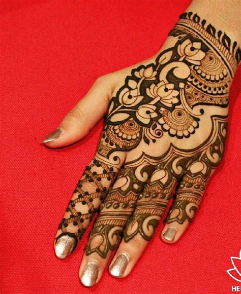 Beautiful Henna Designs For Pakistani Girls And Women 2017
