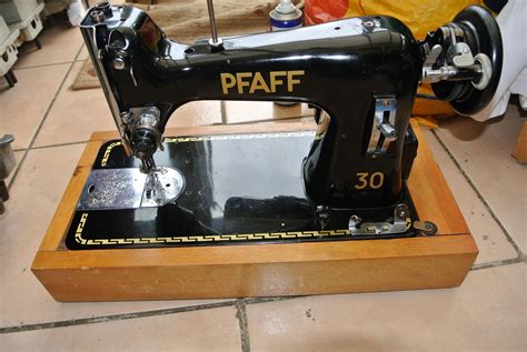 Pfaff 30 Electric Vintage Sewing Machine Etsy Uk Pfaff Sewing