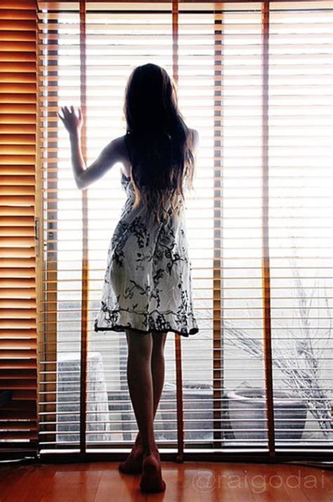 When The Sun Shines Through A Dress And Makes It Transparent 29 Photos