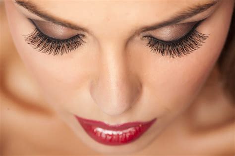 How Long Do Eyelash Extensions Last And Other Questions Answered