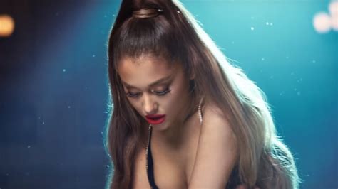Videoclip Ariana Grande Breathin Infomusic