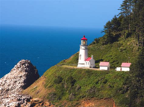 Heceta Head Lighthouse Located 13 Miles North Of Florence Flickr