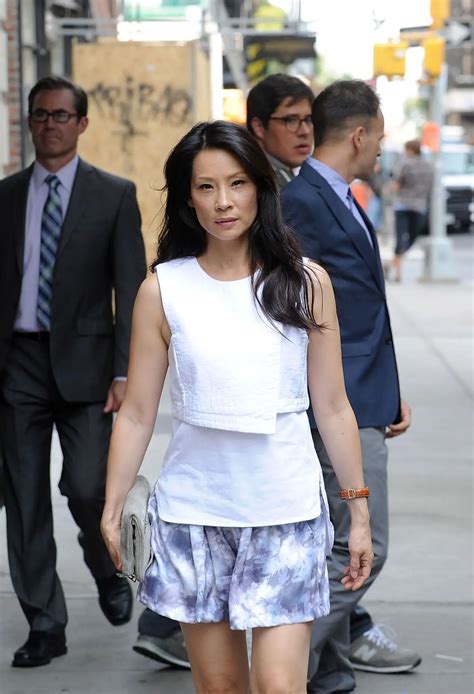 lucy liu on the set of elementary in new york hawtcelebs