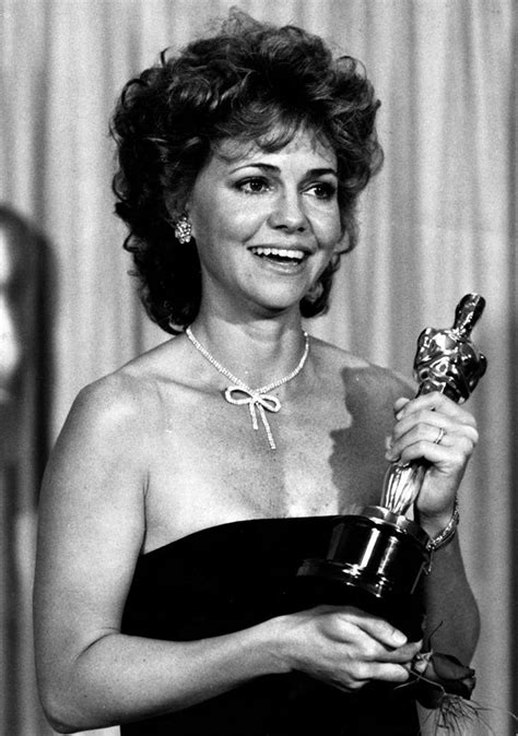 Sally Field Won Her Second Lead Actress Oscar For Places In Heart At The Academy Awards On