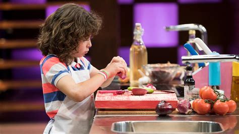 Masterchef judge jock zonfrillo has revealed why he carries beads around on set of the channel 10 cooking competition, after getting 'a billion' questions from viewers MasterChef Júnior: José Pisa regressa à cozinha e estreia ...