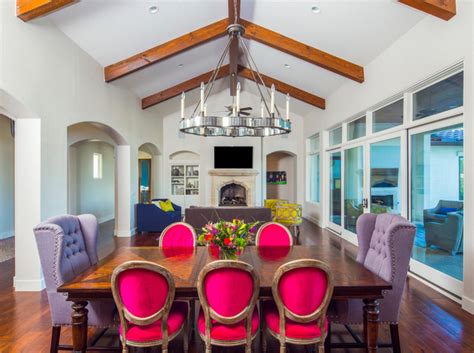 The vaulted ceiling is the hottest trend right now. 20 Beautiful Dining Rooms with Vaulted Ceiling | Home ...