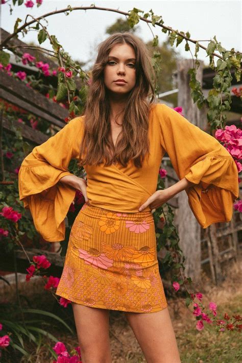 Pin By Erin Lally On Lookbook 70s Inspired Fashion 70s Outfits 70s
