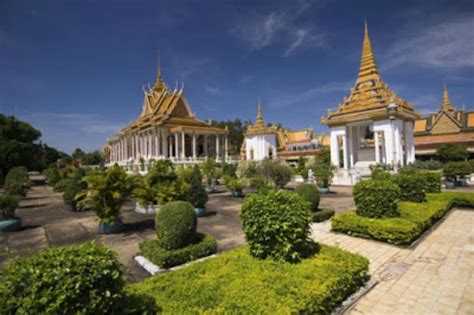 Senarai tempat² menarik yang wajib dikunjungi di malaysia. 5 Tempat yang Wajib Dikunjungi di Kamboja - Boombastis.com ...