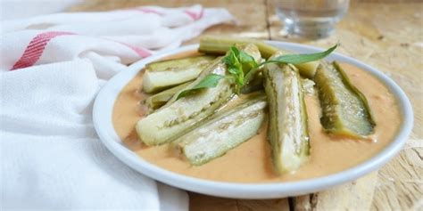 Rasanya yang enak, sambal kacang nasi uduk khas betawi sangat disukai dan cocok menjadi santapan pilihan di waktu pagi. Resep Terong Penyet Sambal Kacang (Pas Buat Tanggal Tua ...