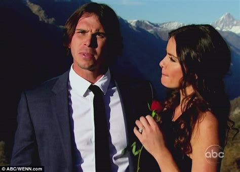 The Bachelor 2012 Finale Recap Ben Flajnik Pops The Question To Courtney Robertson Daily Mail