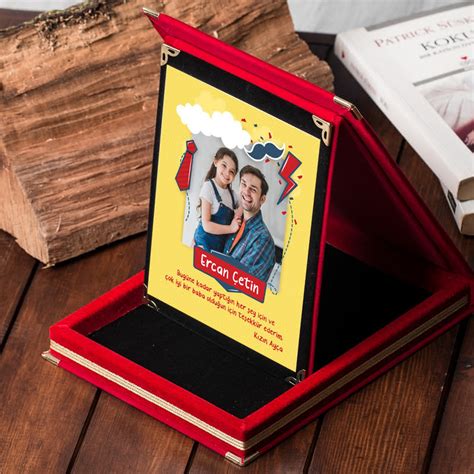 Babaları mutlu etmek için bir çok etkinlik yapılıp, babalar gününe özel hediyeler verilir. Babalar Günü Hediyesi Fotoğraflı Mesaj Yazılı Plaket ...