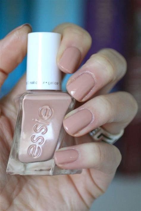 I nostri smalti nude preferiti la manicure non è mai stata così chic