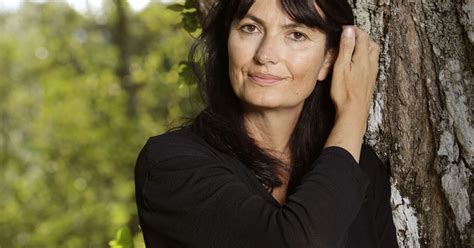 Biographical notes, reviews and quotes. Valérie Perrin (compagne de C. Lelouch ) - Les écrivains chez Gonzague Saint Bris - 1ère édition ...