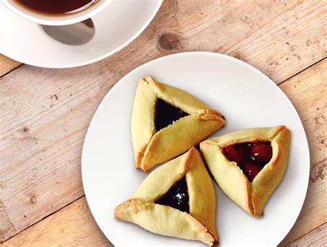 Stir in chocolate chips and walnuts. Recipe: Hamentashen Cookies | Duncan Hines Canada®