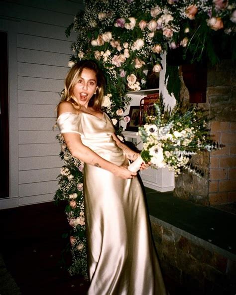 Miley Cyrus Shares Sweet New Wedding Photos Elle Australia