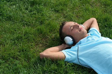 Why Music Is Awesome The Amazing Effects Of Listening To Music Youth