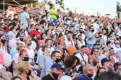 Na scenie płockiego amfiteatru wystąpią: Wakacyjna Trasa Dwójki 2021 - Żywiec. Bilety na koncert ...