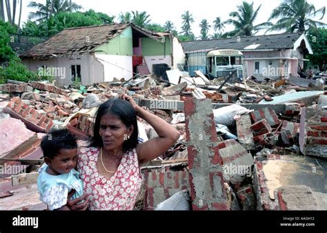 Images From The Aftermath Of The Boxing Day Tsunami In Sri Lanka On The Indian Ocean 2005 Stock