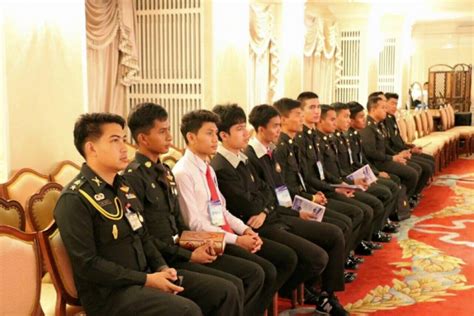 เงื่อนไขเบื้องต้นโครงการ ม.33 เรารักกัน มีสัญชาติไทย อายุไม่ต่ำกว่า 18 ปีบริบูรณ์ นักศึกษามหาวิทยาลัยกรุงเทพธนบุรี 20 คน เข้าร่วมโครงการรู้ ...