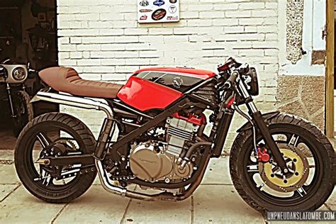 Cafe racers and vintage bikes on instagram: Une Kawasaki GPZ 500 cafe-racer, signée Lizard King Custom ...