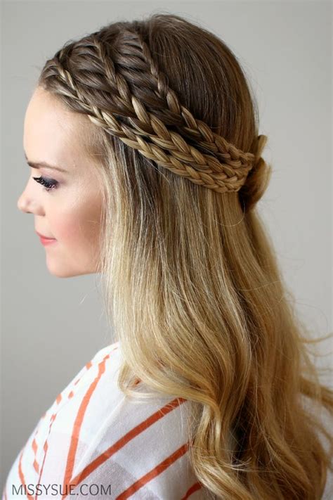 This style is best for beach weddings. 6 Half-Up Half-Down Hairstyles To Flaunt At A Wedding ...