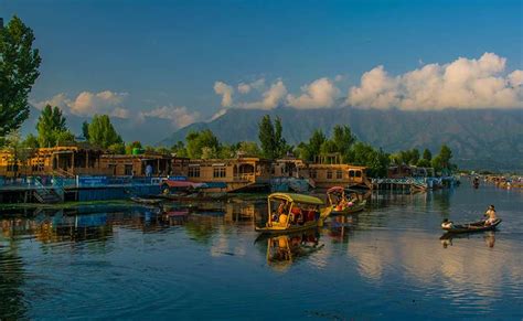 Houseboats In Kashmir Houseboats In Dal Lake And Nagin Lake