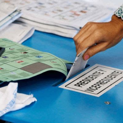 Los Colores De Las Papeletas Para Votar En Las Elecciones De Guatemala