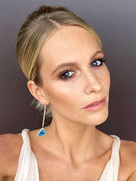 this unexpected hairstyle is cool again thanks to poppy delevingne critic choice awards critics
