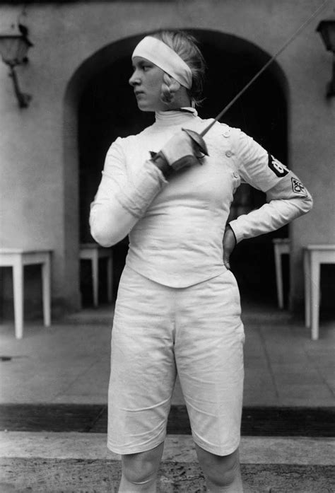 Helen meiers vater war dorfschullehrer. Helene Mayer, the Jewish fencer who fought for Hitler ...