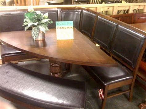 Kitchen nook table composition idea. Unique Corner Kitchen Table Design Leather Seat And Bench ...